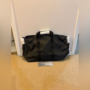 Rains Hilo Weekend Duffle Bag Waterproof Black NEW w/Tags MSRP $125